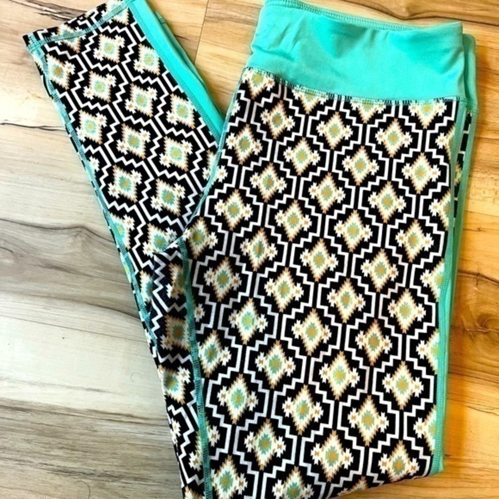 Aztec Pattern Teal, Yellow, white &  Black XL Leggings